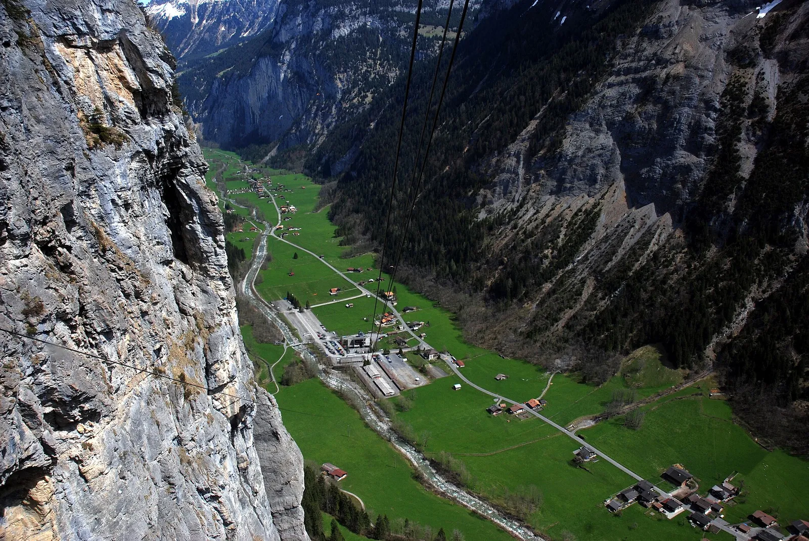 Dolina Lauterbrunnen w Szwajcarii (zdjęcie ilustracyjne)