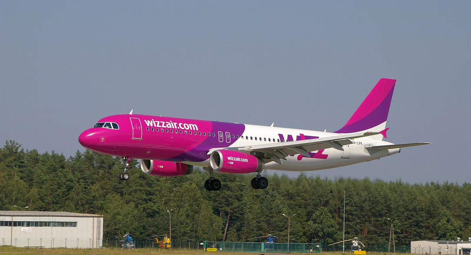 Samolot Airbus A320 linii Wizz Air (zdjęcie ilustracyjne)