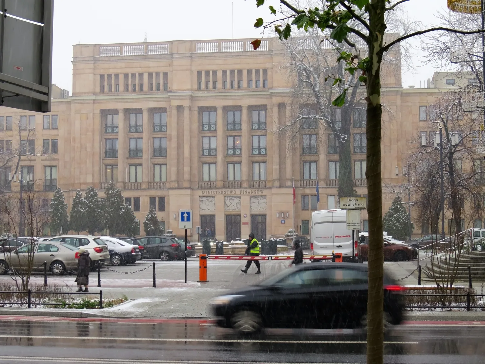 Gmach Ministerstwa Finansów w Warszawie (zdjęcie ilustracyjne)