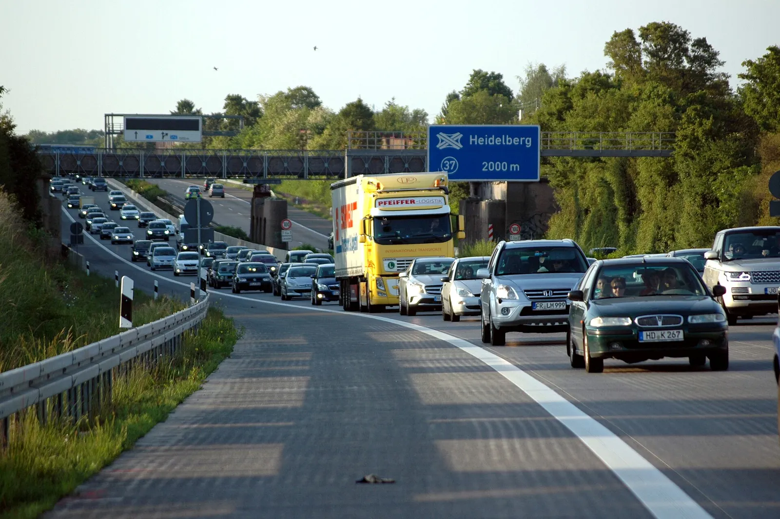 Ruch na autostradzie (zdjęcie ilustracyjne)