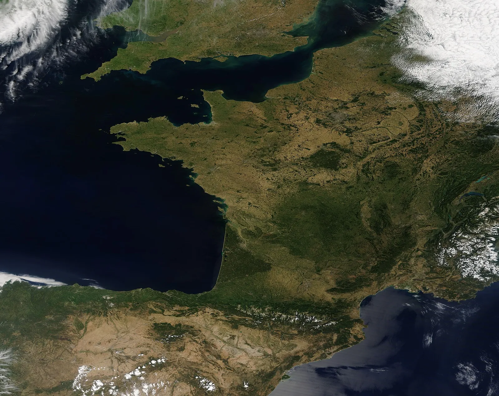 Zachodnia Europa w czasie upałów — zdjęcie satelitarne (ilustracyjne)