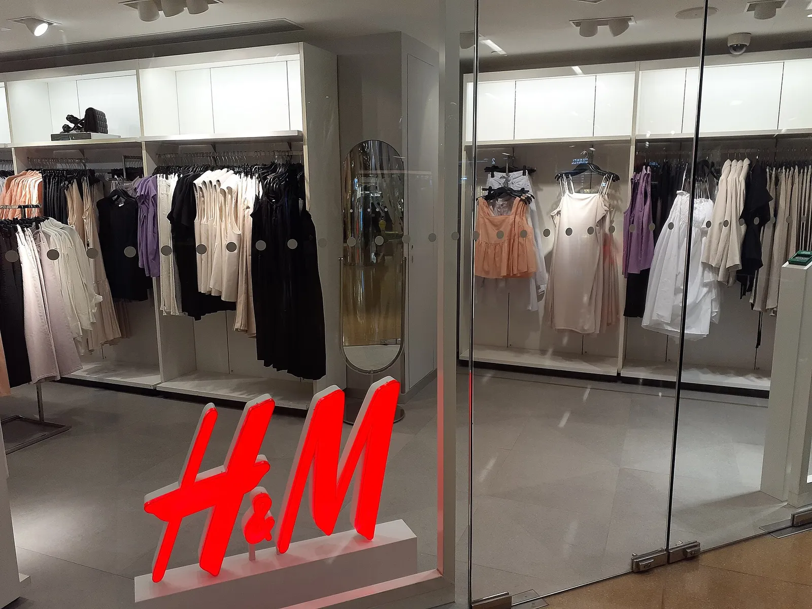 Sklep sieci H&M (zdjęcie ilustracyjne)