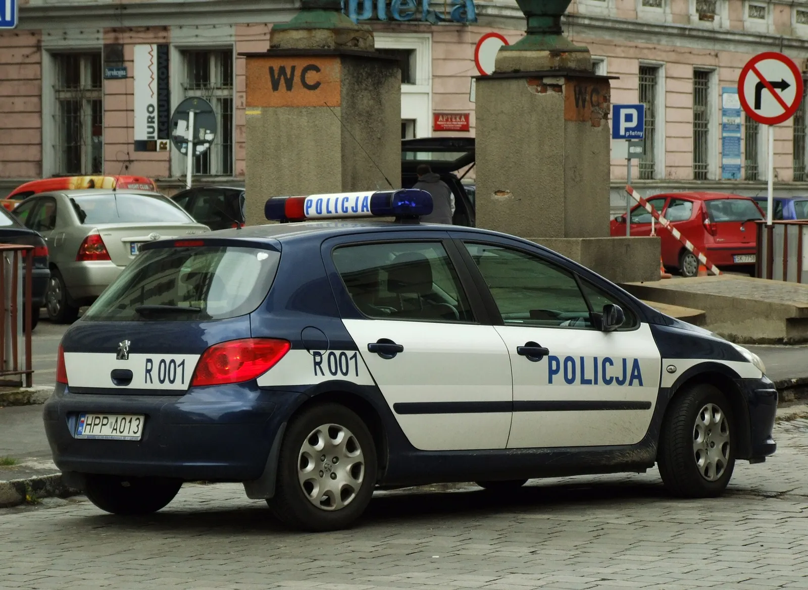 Radiowóz policji (zdjęcie ilustracyjne)