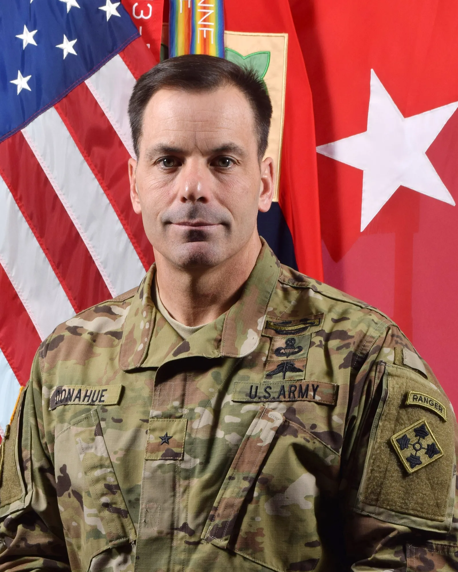Gen. Christopher Donahue (zdjęcie oficjalne)
