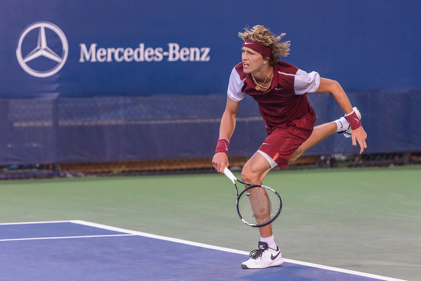 Alexander Zverev na korcie tenisowym (zdjęcie archiwalne)