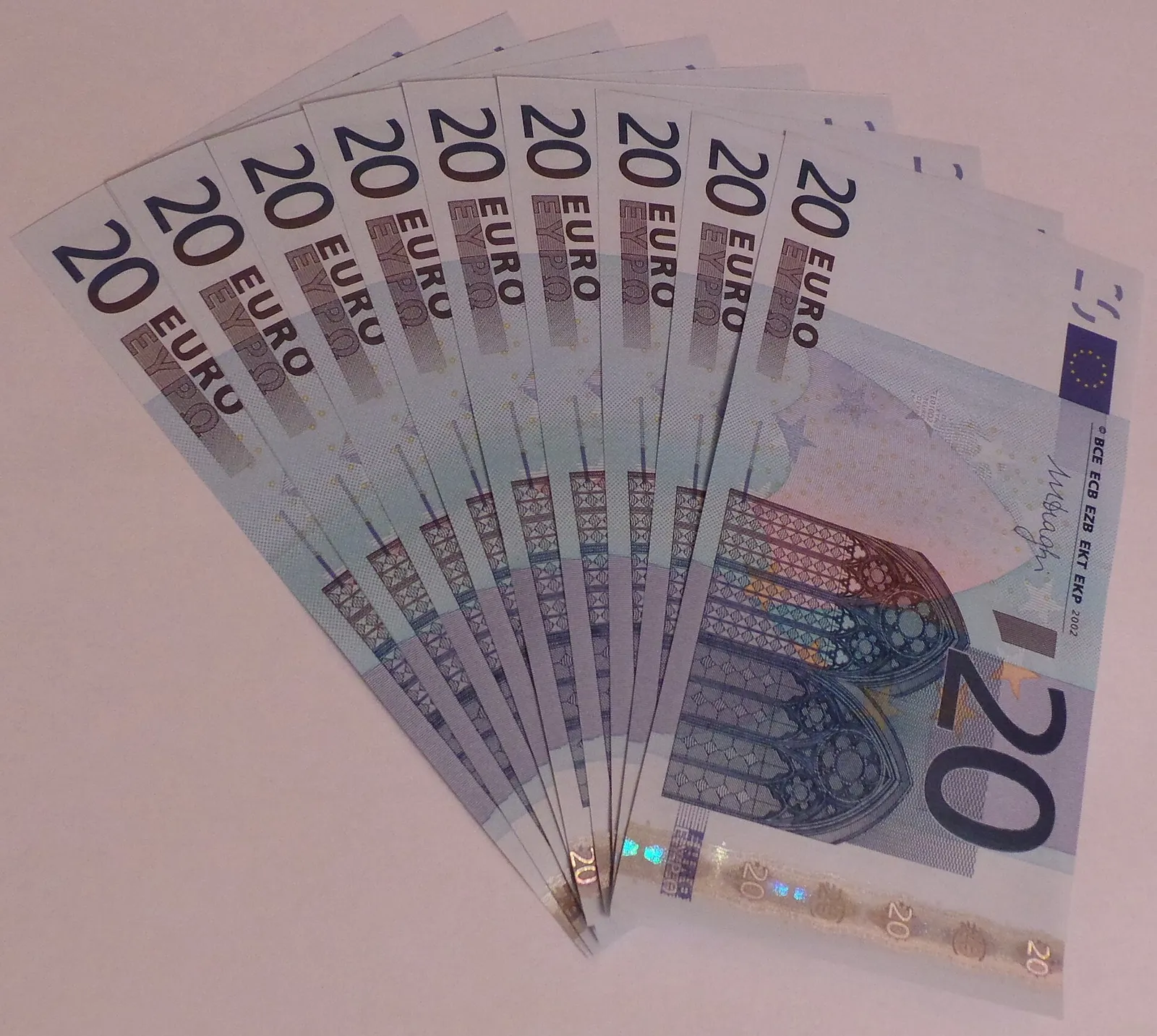 Banknoty 20 euro (zdjęcie ilustracyjne)