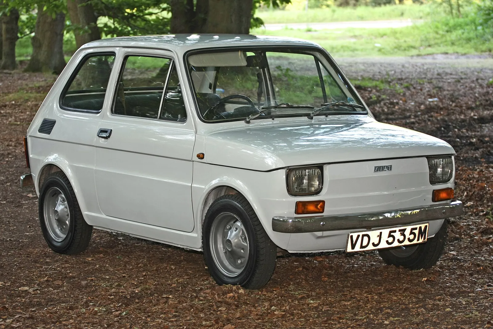 Zabytkowy Fiat 126p (zdjęcie ilustracyjne)