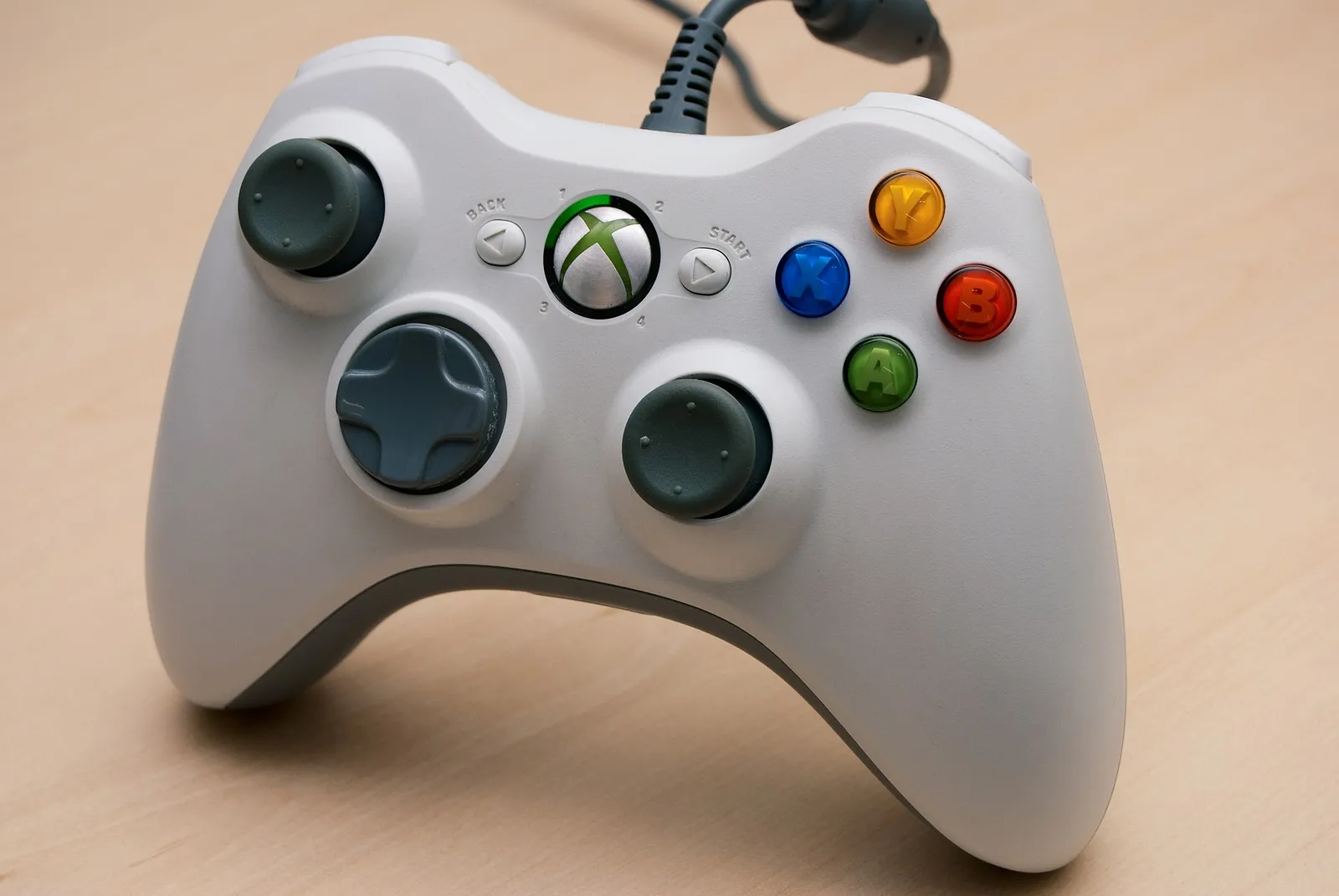 Kontroler konsoli Xbox (zdjęcie ilustracyjne)