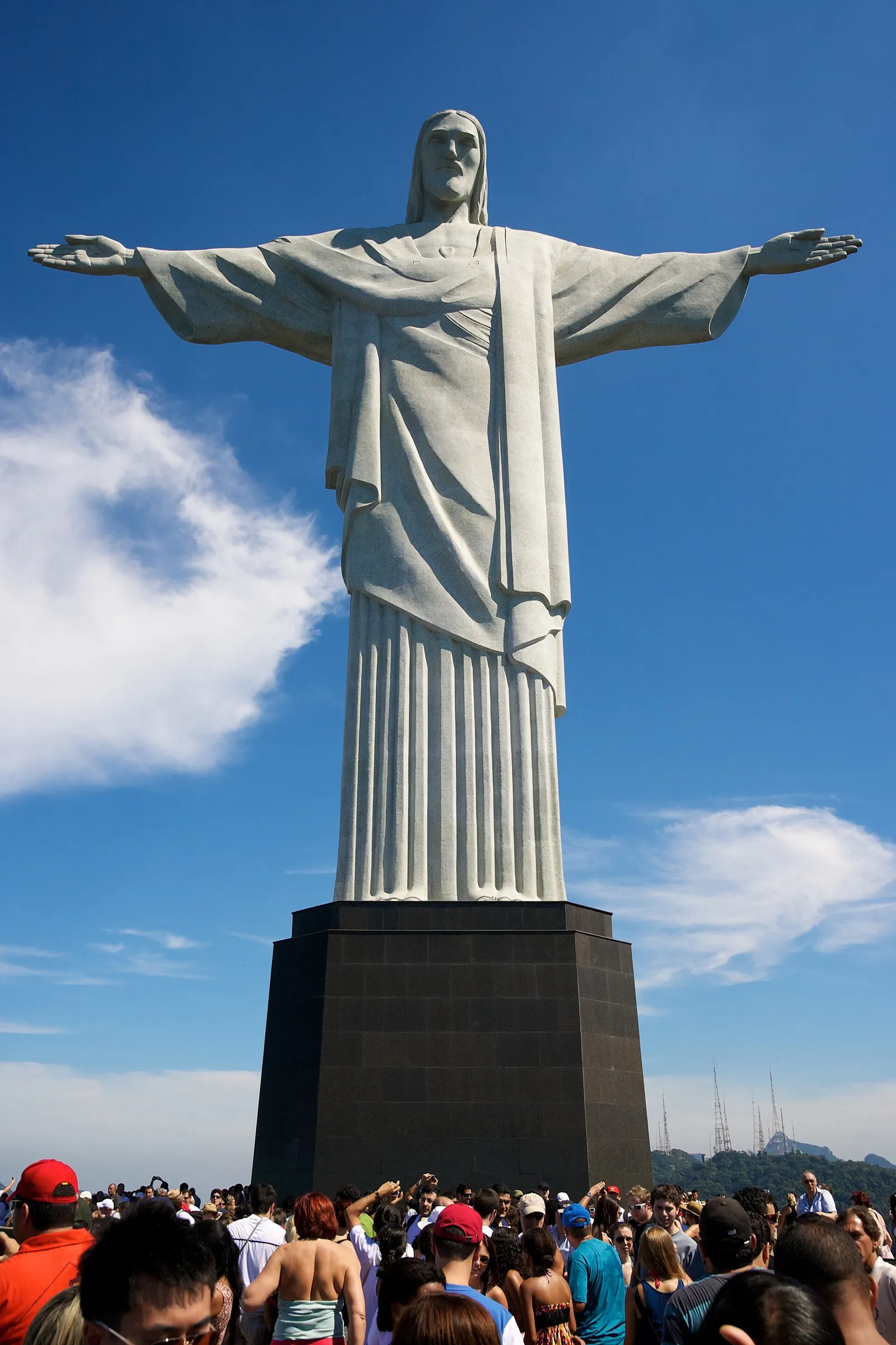 Pomnik Chrystusa Odkupiciela w Rio de Janeiro (porównanie wysokości)