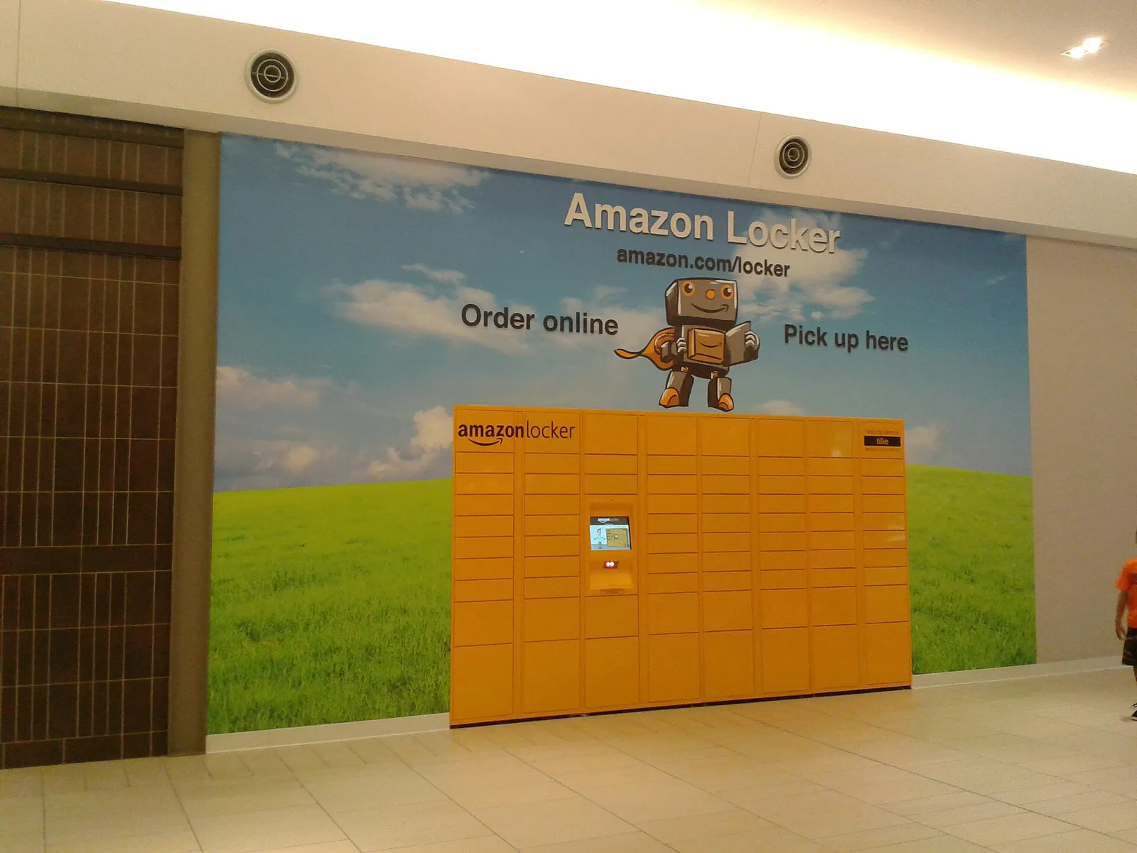 Automat paczkowy Amazon Hub Locker (zdjęcie ilustracyjne)